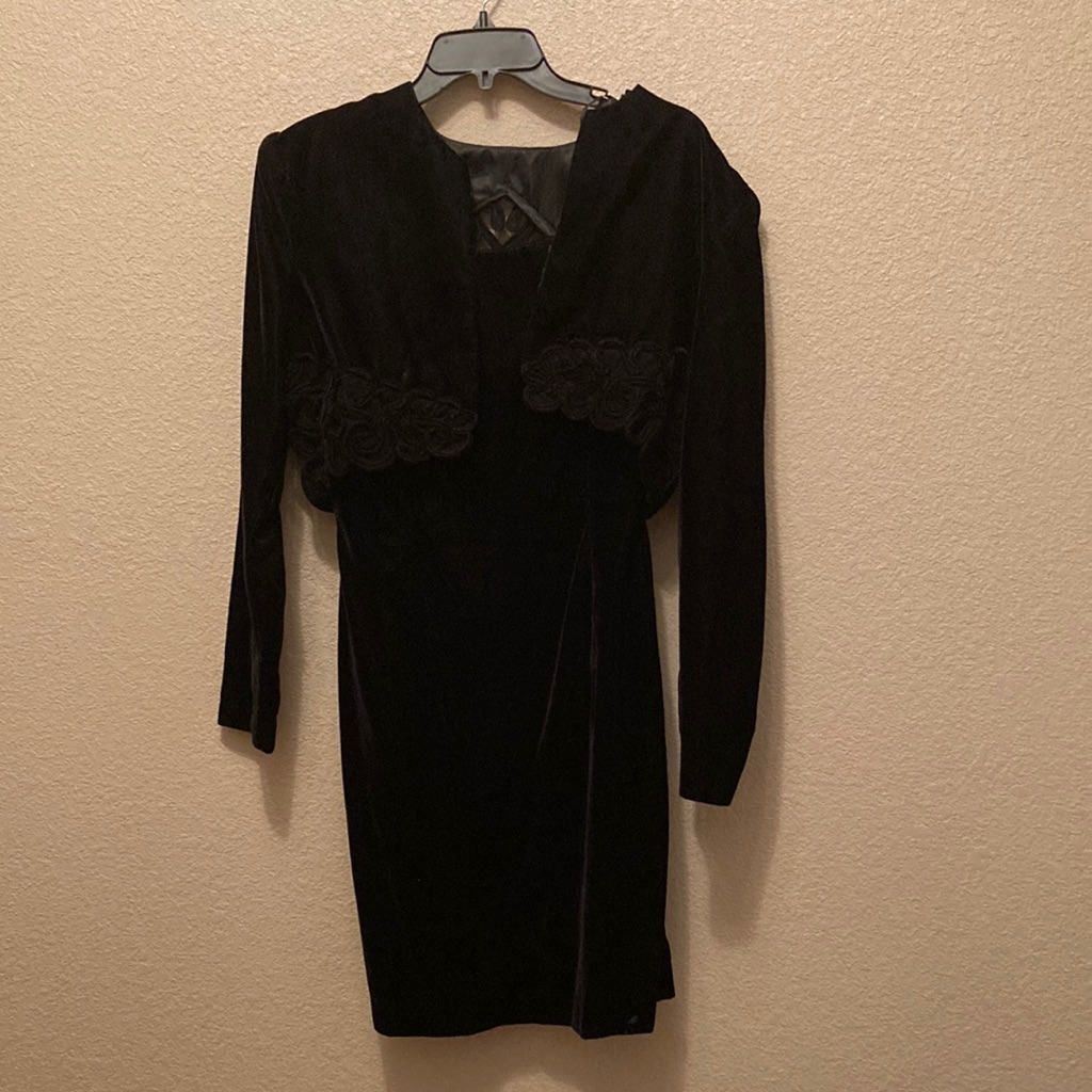 Black Cocktail Dress Size 8. Made From Velvet Feeling Material.